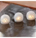 Świecący masażer łechtaczki Iroha by Tenga Ukidama Bath Light & Massager Hana