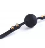 Silikonowy knebel ze skórzanym zapięciem Upko Silicone Solid Medium Ball Gag